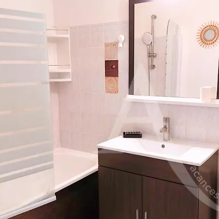 T3 Capacite 6 Personnes Dans Avec Piscine Et Garage