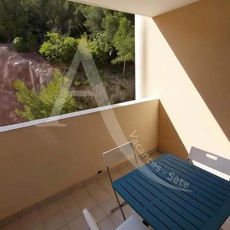 T3 Capacite 6 Personnes Dans Avec Piscine Et Garage * Sete